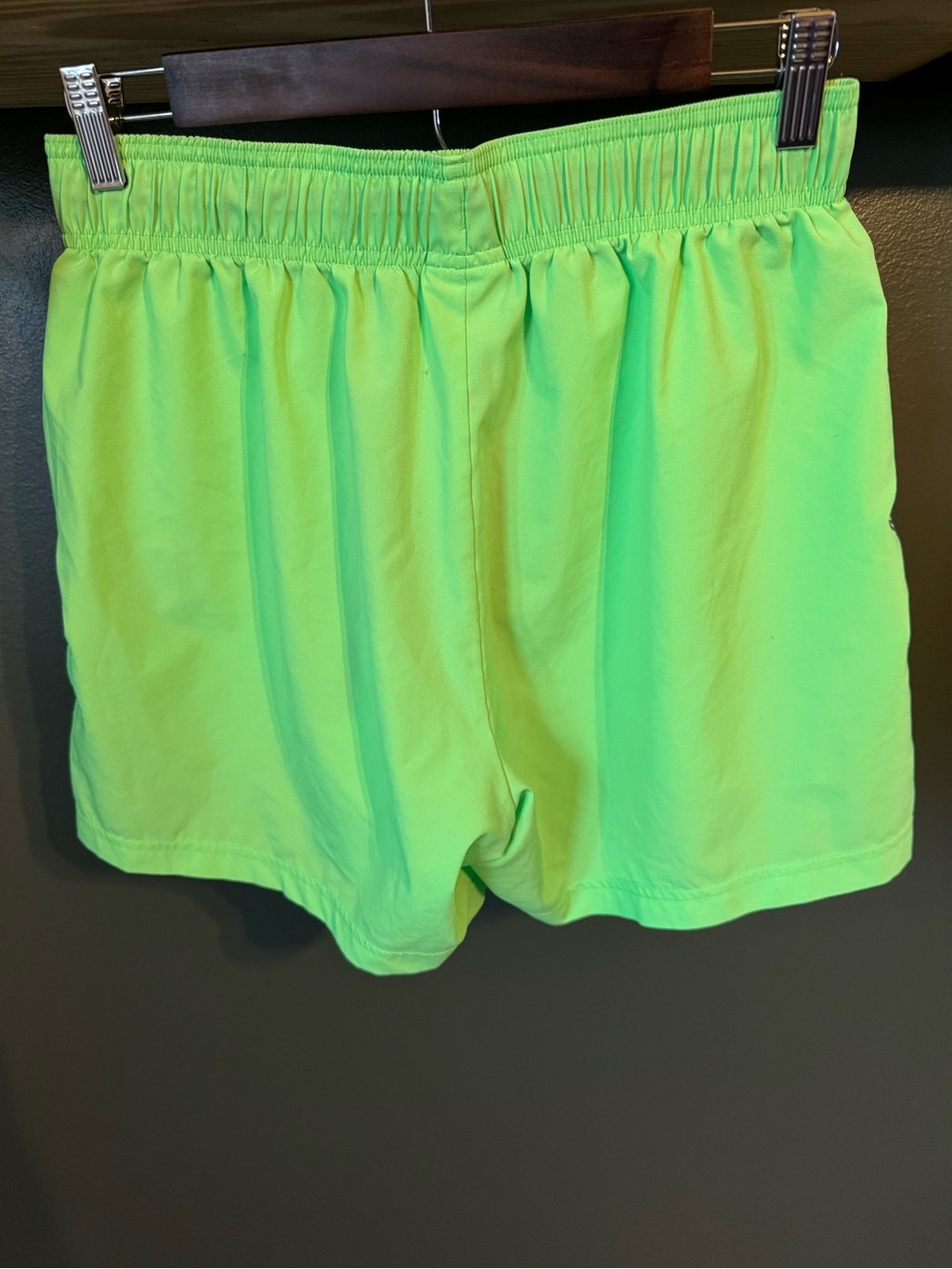 Men's fluo lime GymShark 5 inch sport shorts! - Picture 4 of 8